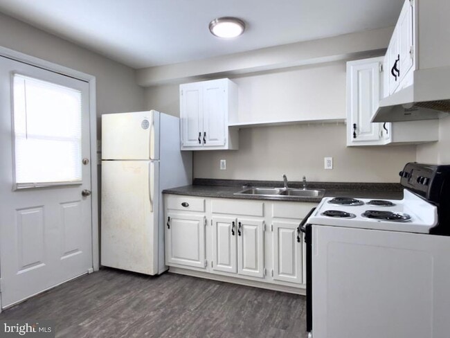 Building Photo - 31 Union St