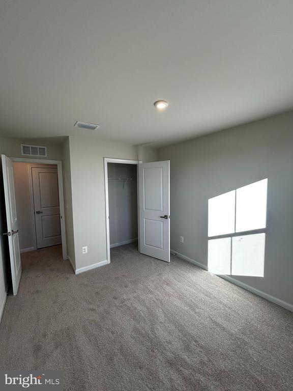 Building Photo - 2737 Apricot Dr