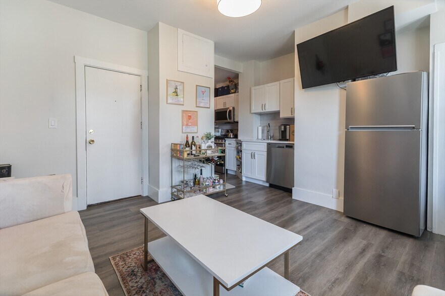 Building Photo - 100 H St