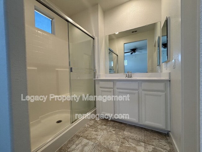 Building Photo - 3998 E Commerce Way