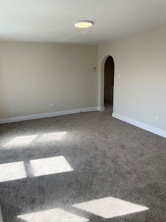 Building Photo - 3010 Zephyr Ave