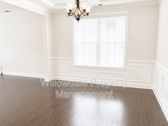 Building Photo - 1608 Fairbanks Rd
