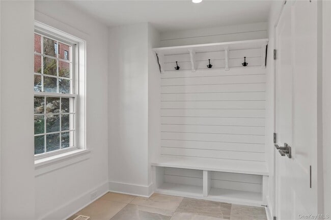 Building Photo - 26 Latimer Ln