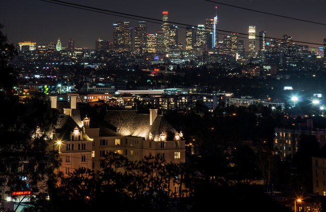 Building Photo - 1531 Marmont Ave