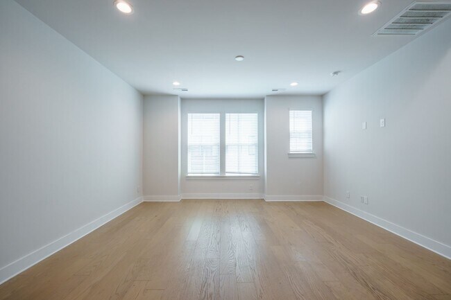 Building Photo - 608 Old Dominion Dr