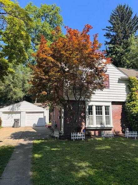 Primary Photo - 3770 Brewster St
