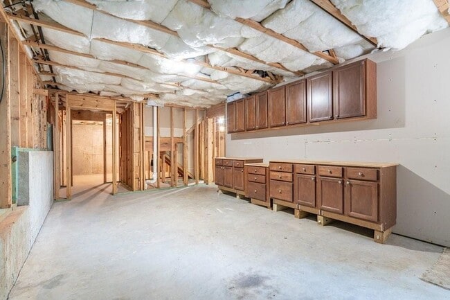 Building Photo - 53 Lakeside Terrace