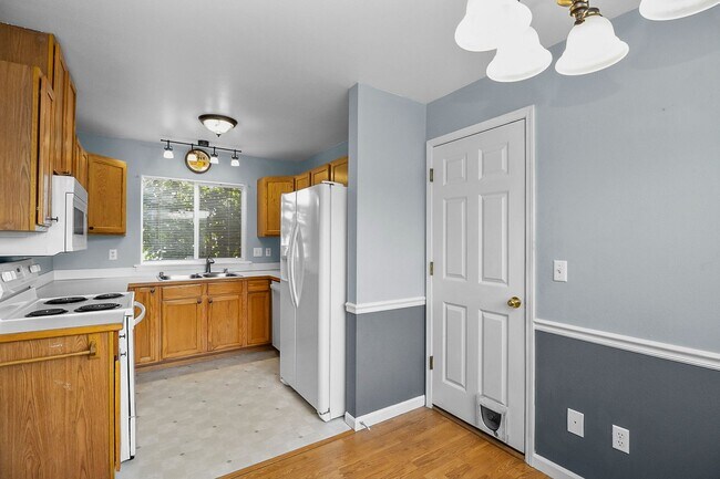 Building Photo - Monroe Townhome for rent!