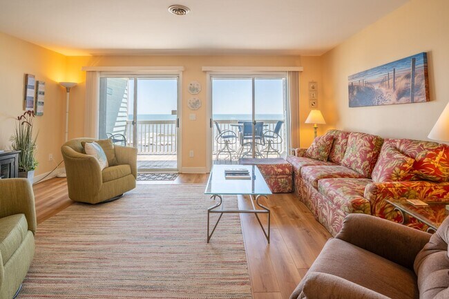 Building Photo - STAY OCEANFRONT FOR THE WINTER!