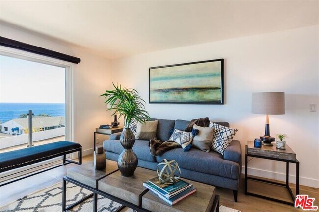 Building Photo - 18203 Coastline Dr