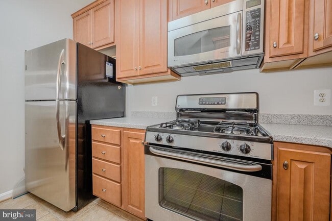 Building Photo - 21216 McFadden Square