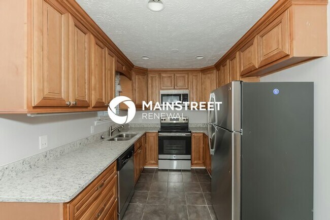 Building Photo - 4 Bedroom Pet-Friendly Home in Hendersonville, TN with Main Street Renewal