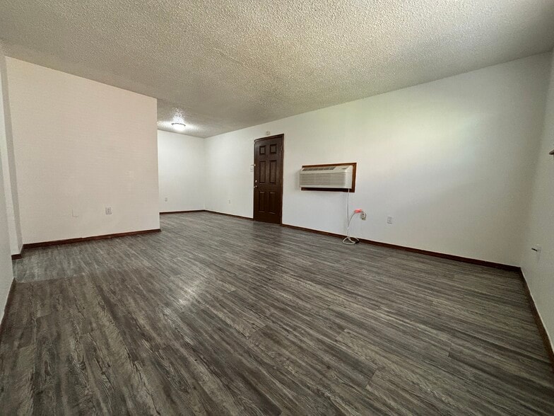 Building Photo - Avendale Pointe