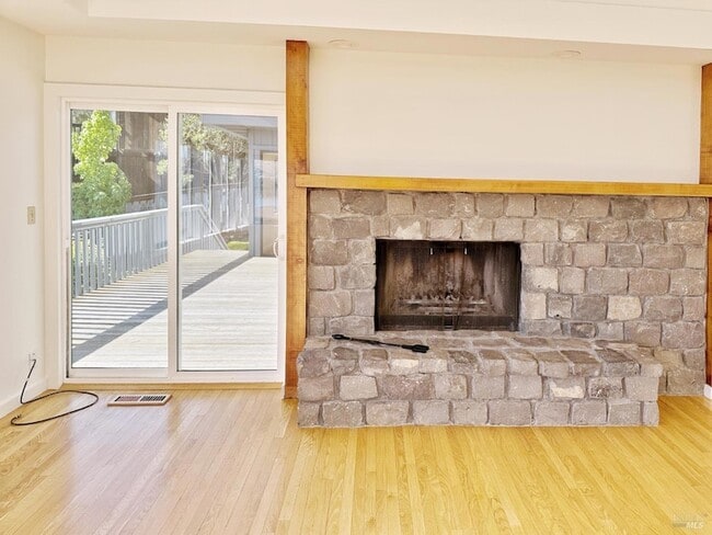 Building Photo - 172 Great Cir Dr