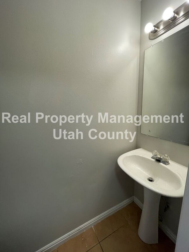 Building Photo - 2252 Harvest Moon Dr