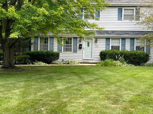 Building Photo - 1121 Birkdale Ct