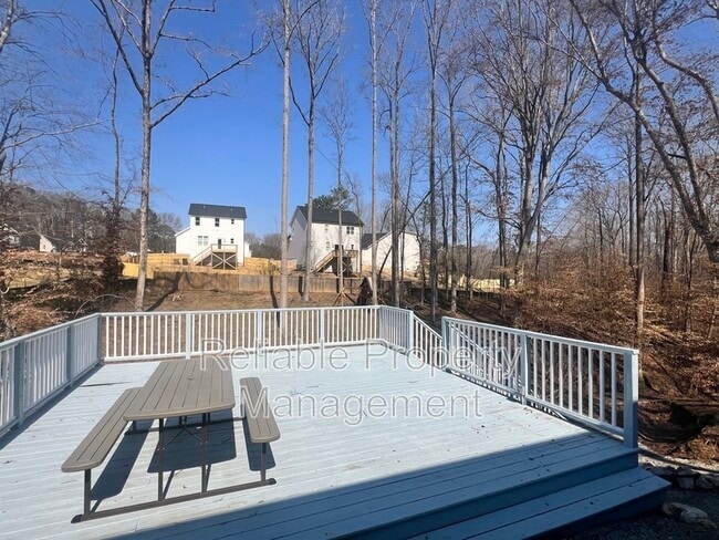 Building Photo - 222 Oakdale Ave