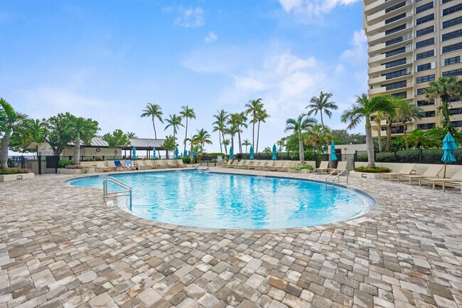 Building Photo - 5000 N Ocean Blvd