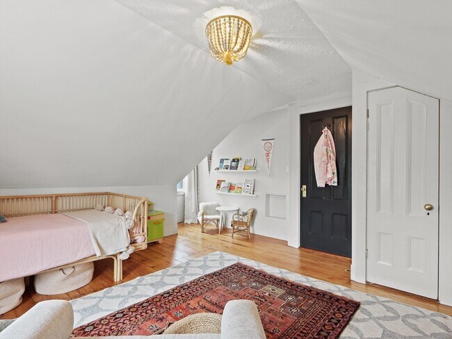 Building Photo - 8 Webster St