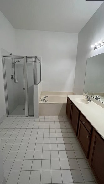 Building Photo - 10280 SW Stephanie Way