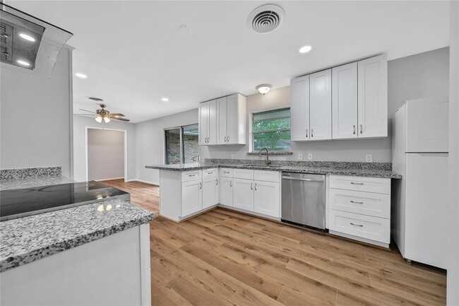 Building Photo - 3015 Peppermill Rd