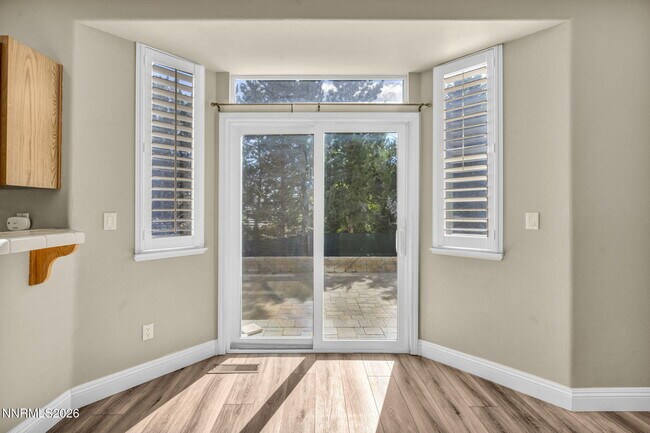 Building Photo - 6490 Brookview Cir