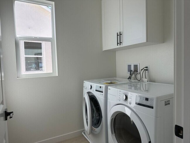 Building Photo - Have you outgrown the noise and the traffi...