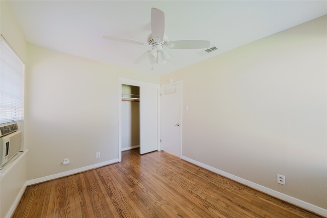 Building Photo - 5210 De Lange Ln