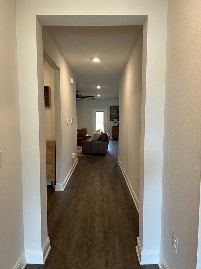 Building Photo - 8026 Burnside Lp