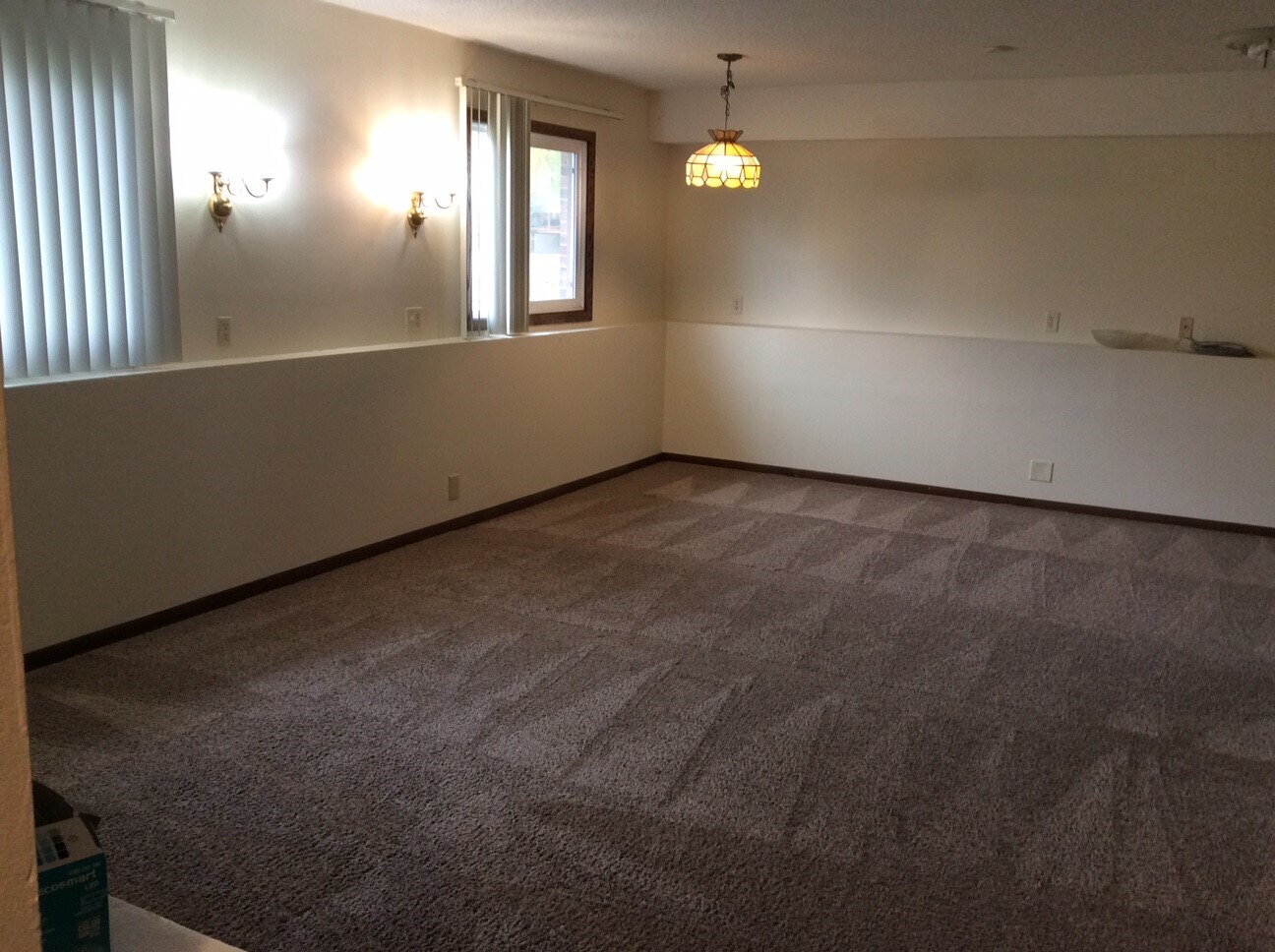 Building Photo - 1460 Meadow Ln