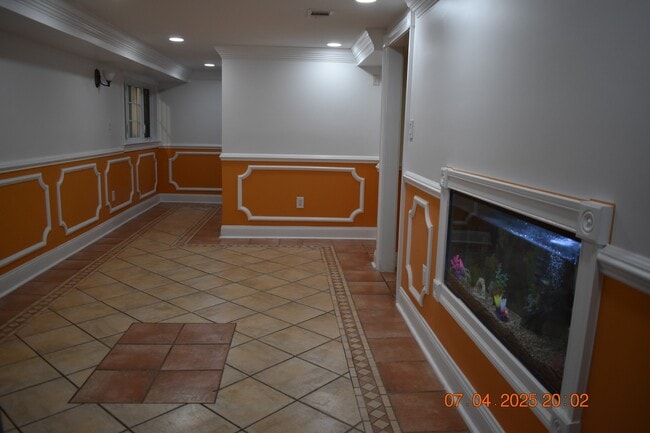 Building Photo - 6308 Joslyn Pl