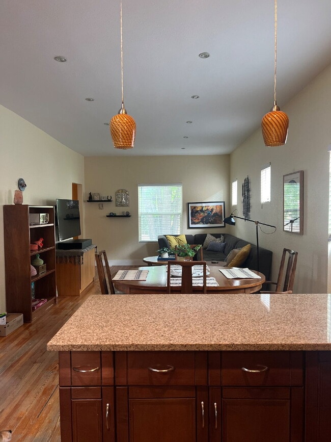 Building Photo - 2BR / 2BA Home + Offices | Historic West Colfax Neighborhood