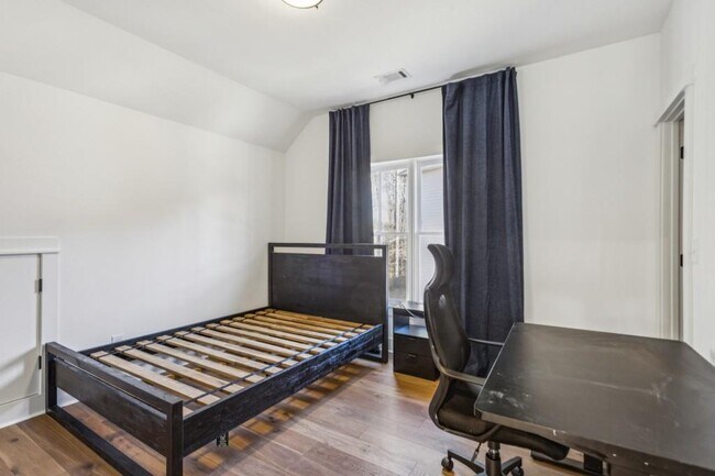 Building Photo - 3346 Kenyon Creek Dr NW