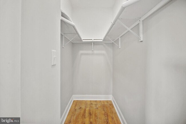 Building Photo - 4004 Ellis St