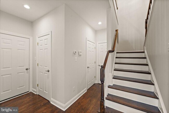 Building Photo - 43620 Merchant Mill Terrace