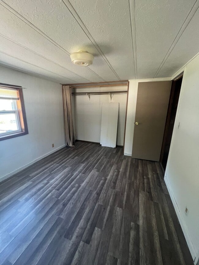 Building Photo - Click the “Apply Now” button or email wapmrentals@gmail.com for a prompt response.
