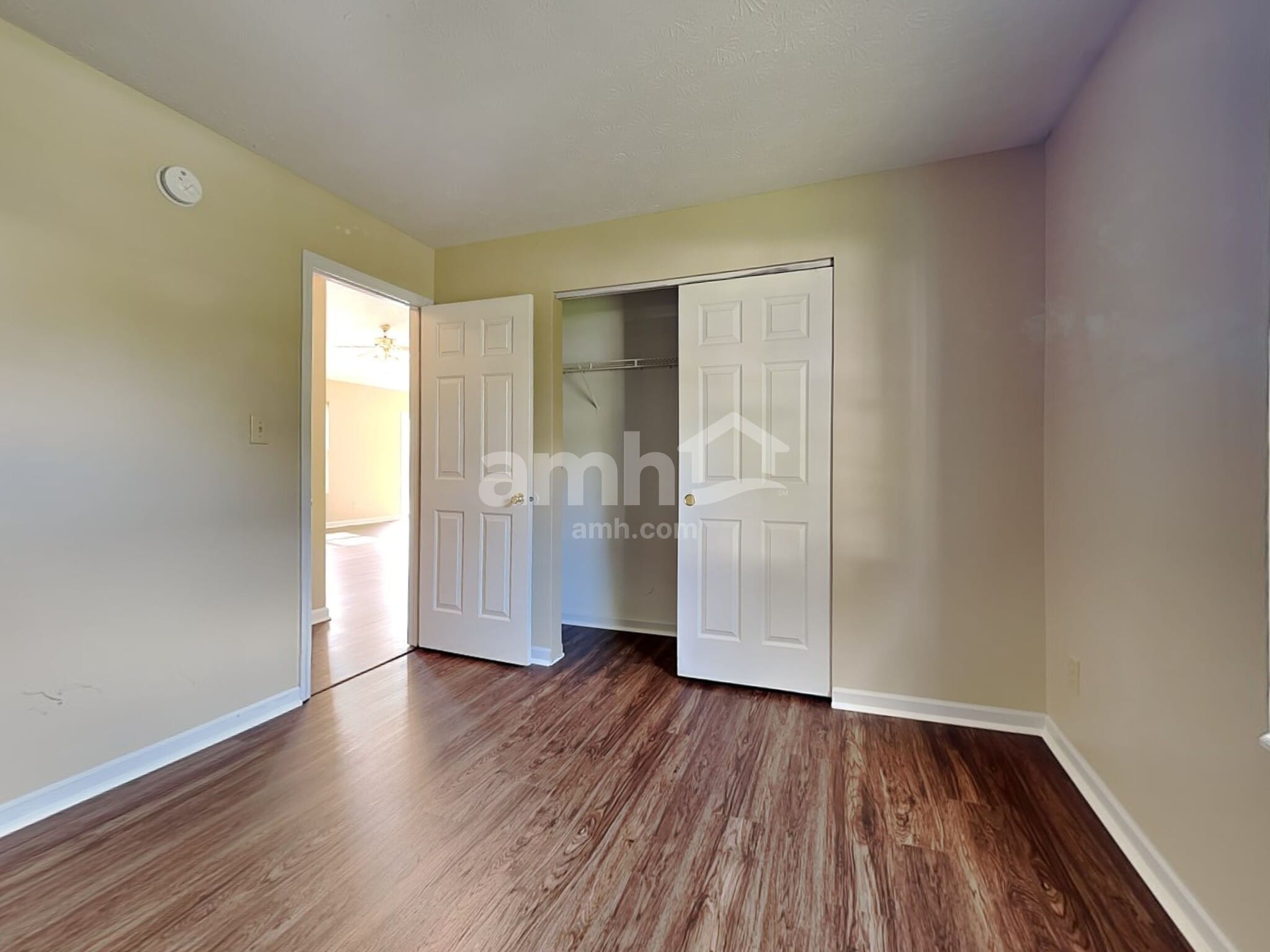 Building Photo - 8749 Trumpeter Dr