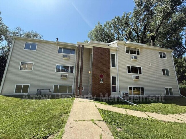 Building Photo - 1010 N 16th St