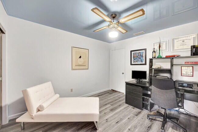 Building Photo - 9980 SW 83rd Ave