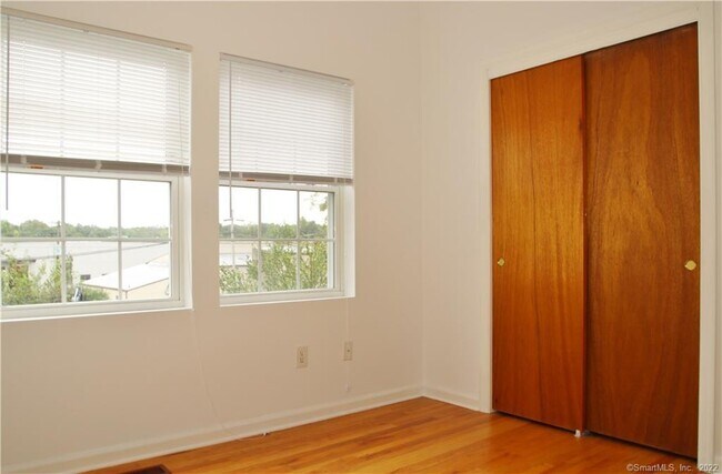 Building Photo - 673 Hope St