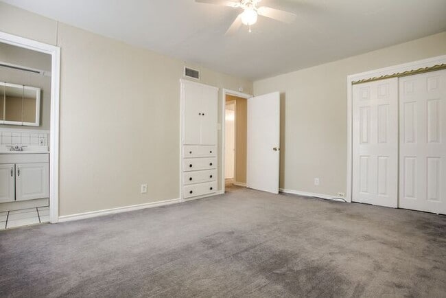 Building Photo - No Application Fees* $500 off 1st months r...