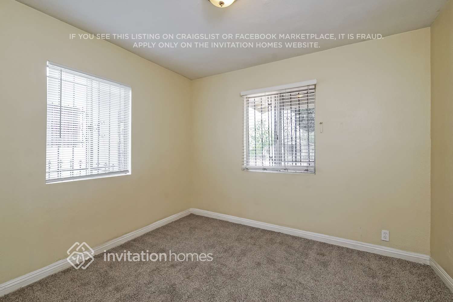 Building Photo - 1522 W 60th St