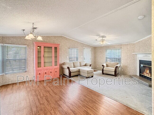 Building Photo - 7568 SE Swan Ave