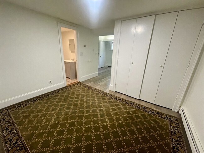 Building Photo - 130 Marlborough St