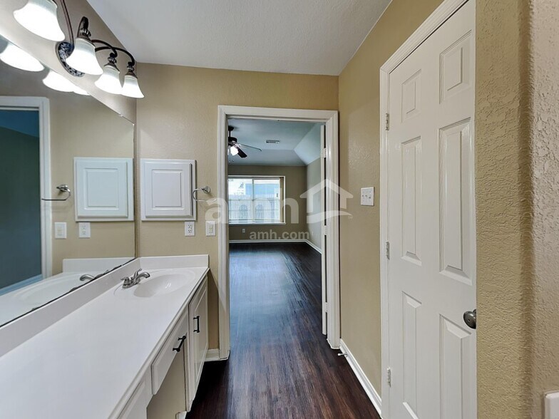 Building Photo - 4713 Honey Creek Ct