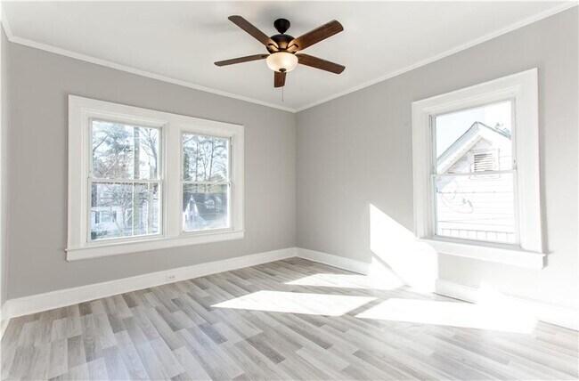 Building Photo - 1665 Beecher St SW