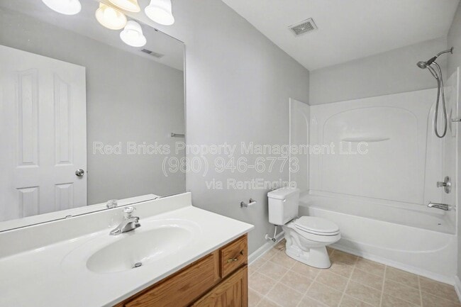 Building Photo - 5518 Stowe Derby Dr