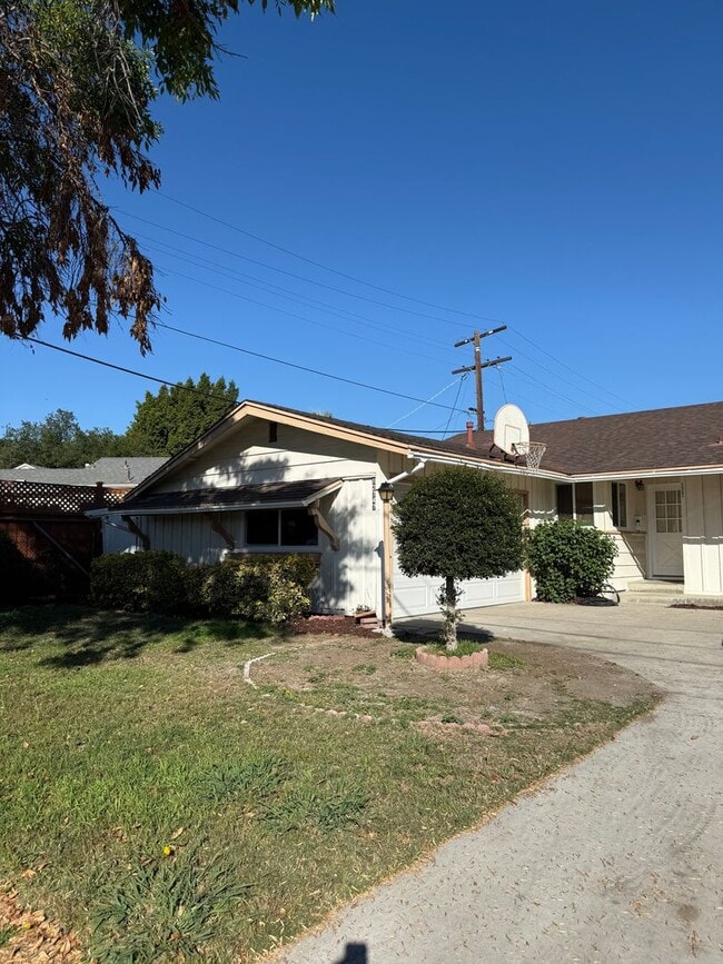 Building Photo - 12747 Vose St