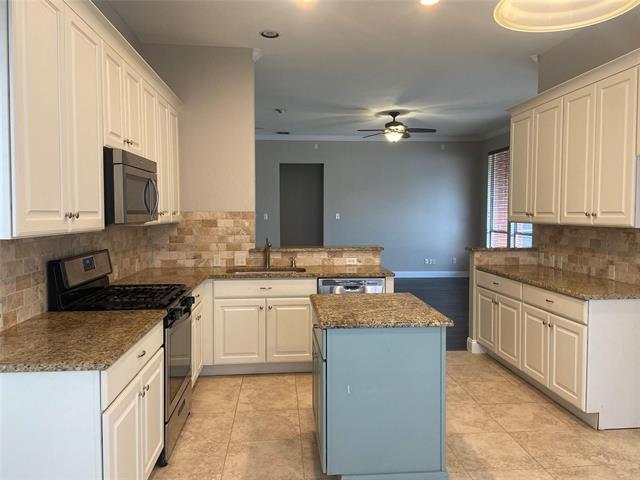 Building Photo - 1696 Yosemite Dr