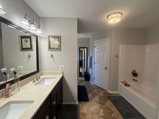 Building Photo - 4216 Shadow Ln